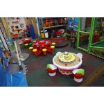 TAVOLO FRAGOLA CON 4 SEDIE DIM CM. 129 X 129 X 100 (H) INCLUSI KG.40 SABBIA CINETICA