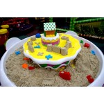 TAVOLO FRAGOLA CON 4 SEDIE DIM CM. 129 X 129 X 100 (H) INCLUSI KG.40 SABBIA CINETICA